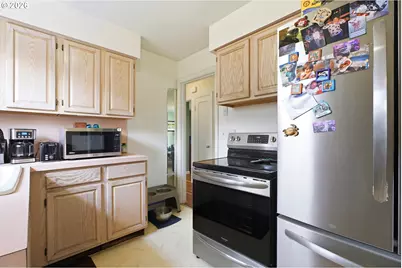 9128 SE Market St, Portland, OR 97216 - Photo 19