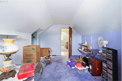 9128 SE Market St, Portland, OR 97216 - Photo 29