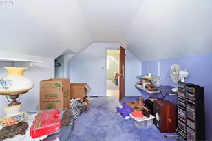 9128 SE Market St, Portland, OR 97216 - Photo 29