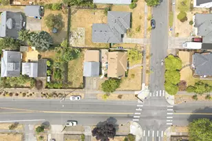 9128 SE Market St, Portland, OR 97216 - Photo 37