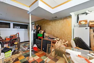 9128 SE Market St, Portland, OR 97216 - Photo 39