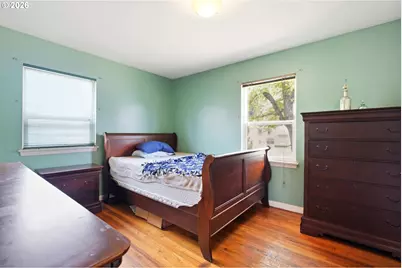 9128 SE Market St, Portland, OR 97216 - Photo 41