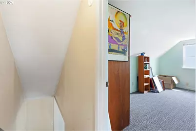 9128 SE Market St, Portland, OR 97216 - Photo 25
