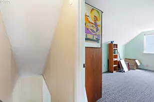 9128 SE Market St, Portland, OR 97216 - Photo 25