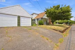 9128 SE Market St, Portland, OR 97216 - Photo 5