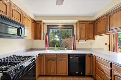 330 NE 17th Ave, Hillsboro, OR 97124 - Photo 15