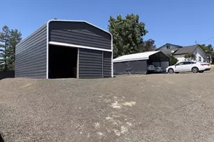 122 Grassy Ln, Roseburg, OR 97470 - Photo 27
