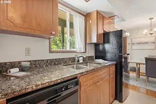 13205 SW Ash Dr, Tigard, OR 97223 - Photo 11