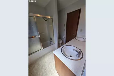 13205 SW Ash Dr, Tigard, OR 97223 - Photo 11