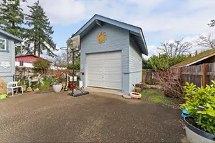 419 W Agee St, Roseburg, OR 97471 - Photo 19