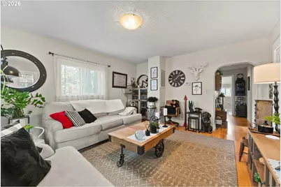 419 W Agee St, Roseburg, OR 97471 - Photo 5