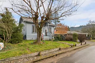 419 W Agee St, Roseburg, OR 97471 - Photo 3