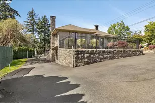 7202 SE King Rd, Milwaukie, OR 97222 - Photo 5