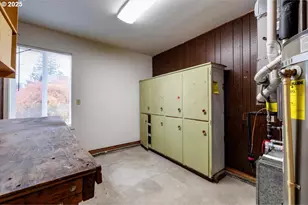 8930 NW Sherry Ct, Portland, OR 97229 - Photo 33