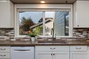 8930 NW Sherry Ct, Portland, OR 97229 - Photo 11