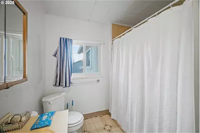 62875 School Rd, Coos Bay, OR 97420 - Photo 23