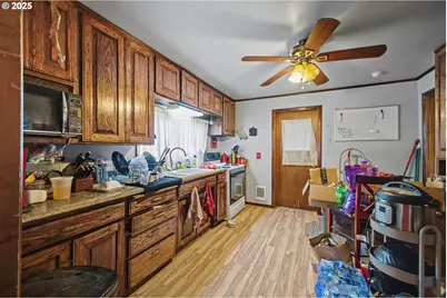 62875 School Rd, Coos Bay, OR 97420 - Photo 15