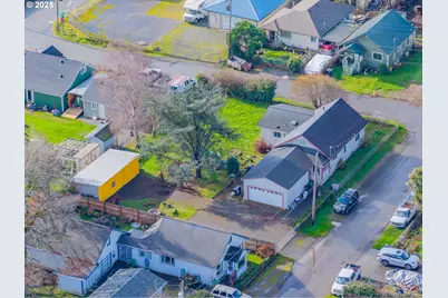 62875 School Rd, Coos Bay, OR 97420 - Photo 11