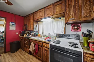 62875 School Rd, Coos Bay, OR 97420 - Photo 17