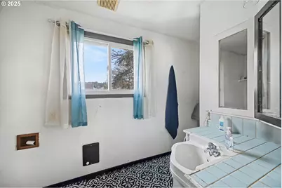 62875 School Rd, Coos Bay, OR 97420 - Photo 25