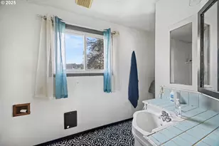 62875 School Rd, Coos Bay, OR 97420 - Photo 25