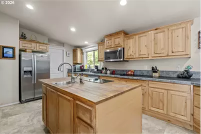 290 SW Newton Dr, Waldport, OR 97394 - Photo 11