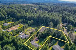 290 SW Newton Dr, Waldport, OR 97394 - Photo 3