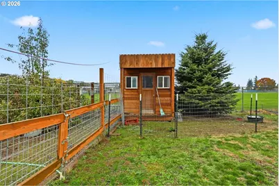 1750 S 2nd St, Lebanon, OR 97355 - Photo 9