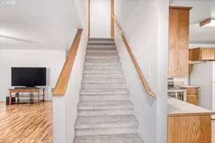 224 E Hemlock Dr, Gervais, OR 97026 - Photo 3