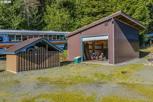 711 H Ave, Powers, OR 97466 - Photo 41