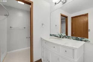 90238 Shoreline Dr, Warrenton, OR 97146 - Photo 29