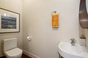 1672 NW Riverscape St, Portland, OR 97209 - Photo 17