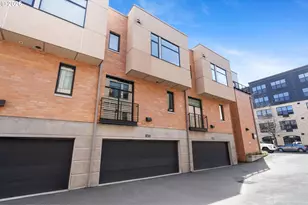 1672 NW Riverscape St, Portland, OR 97209 - Photo 37