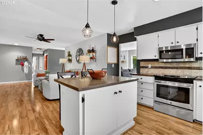 1776 SE 114th Pl, Portland, OR 97216 - Photo 17