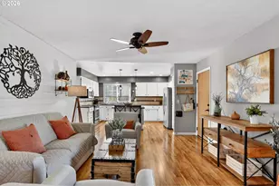 1776 SE 114th Pl, Portland, OR 97216 - Photo 9