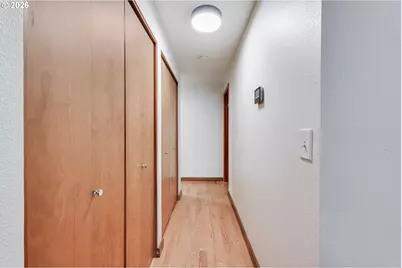 9820 SW 6th Ave, Portland, OR 97219 - Photo 17
