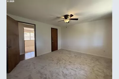 2071 NW Motah St, Roseburg, OR 97471 - Photo 27