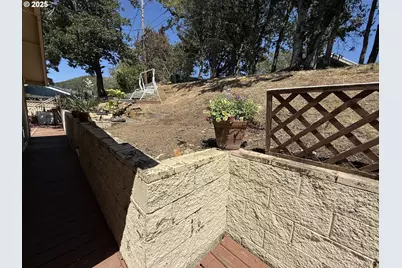 2071 NW Motah St, Roseburg, OR 97471 - Photo 35