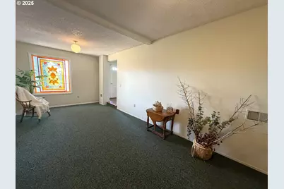 2071 NW Motah St, Roseburg, OR 97471 - Photo 37