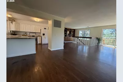 2071 NW Motah St, Roseburg, OR 97471 - Photo 5