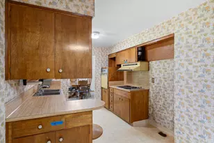 975 SE Kane Dr, Gresham, OR 97080 - Photo 9