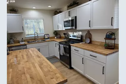 575 Cedar St, Sutherlin, OR 97479 - Photo 9