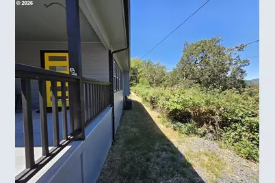 1520 NE Winter St, Roseburg, OR 97470 - Photo 15