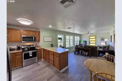 1520 NE Winter St, Roseburg, OR 97470 - Photo 25
