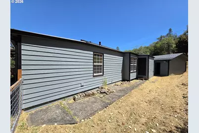 1520 NE Winter St, Roseburg, OR 97470 - Photo 9