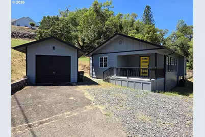 1520 NE Winter St, Roseburg, OR 97470 - Photo 1