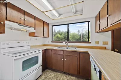 35771 Tucker Creek Ln, Astoria, OR 97103 - Photo 13