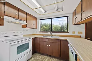 35771 Tucker Creek Ln, Astoria, OR 97103 - Photo 13