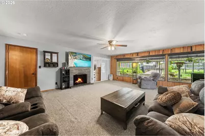 2843 W Sanders Ave, Roseburg, OR 97471 - Photo 15
