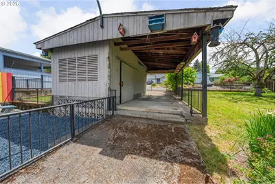 2843 W Sanders Ave, Roseburg, OR 97471 - Photo 13